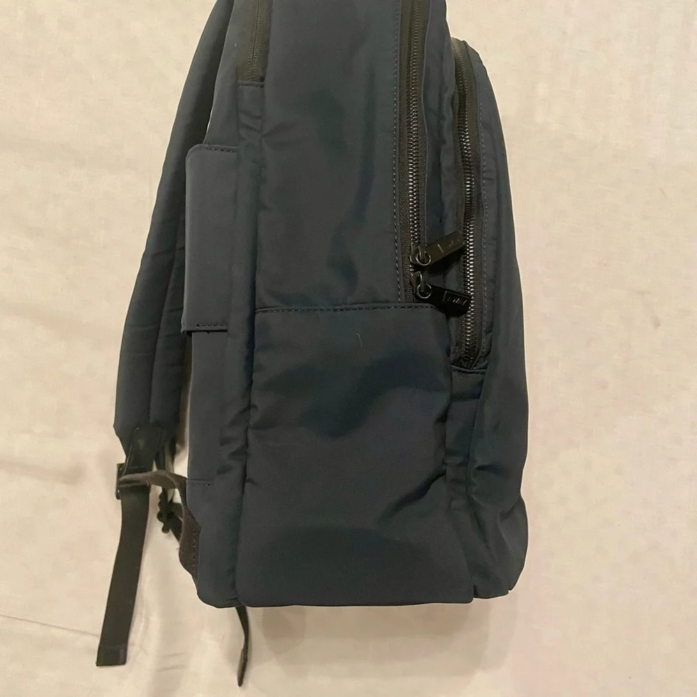 Away Men's Backpack in Navy and Gray